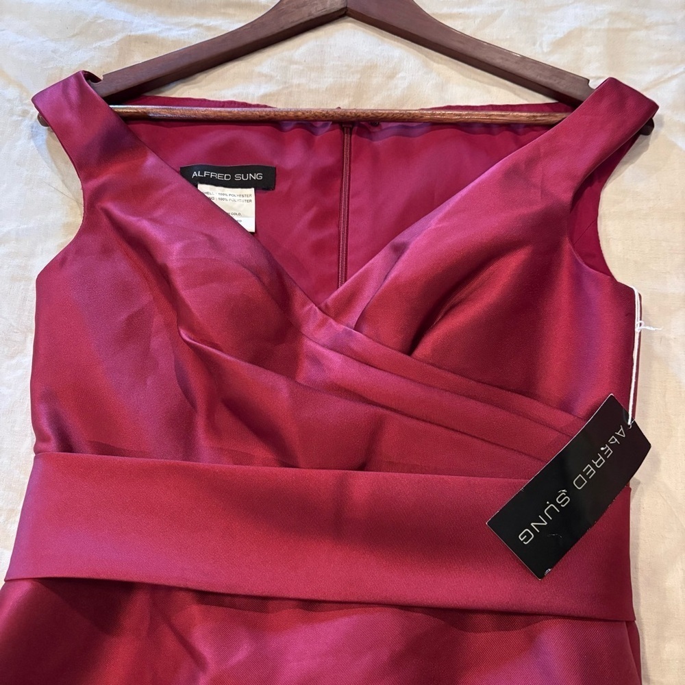 NWT Alfred Sung Off the Shoulder Satin Gown in Burgundy, size 4R - Picture 7 of 16